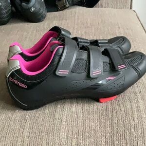Tomisamo Indoor Cycling shoes 
Size 41.